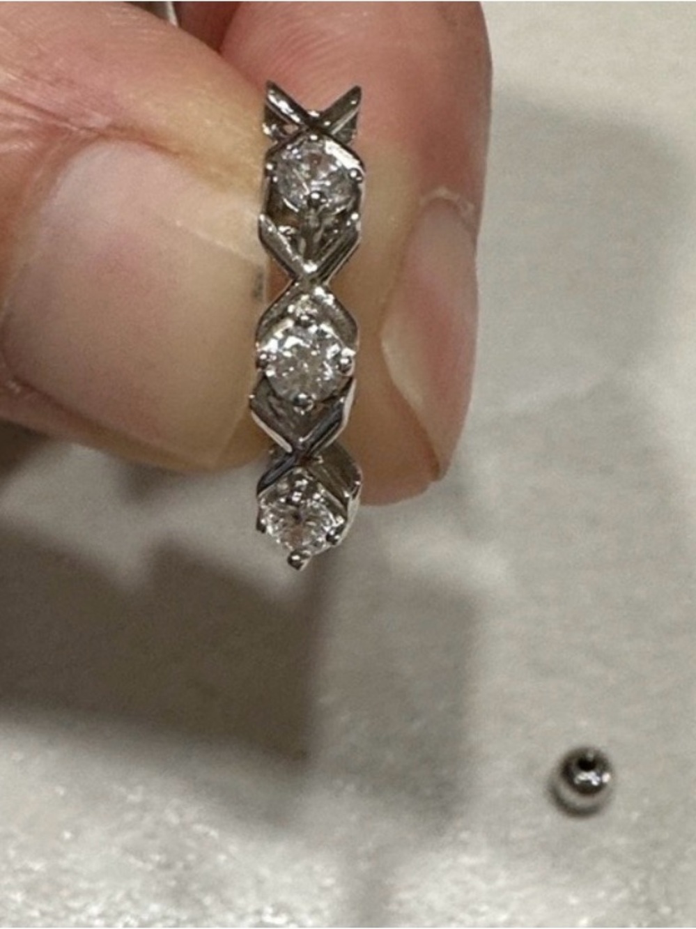 ⭐️New 14k Solid White Stamped Gold XO Cubic Zirconia Bellybutton Ring.